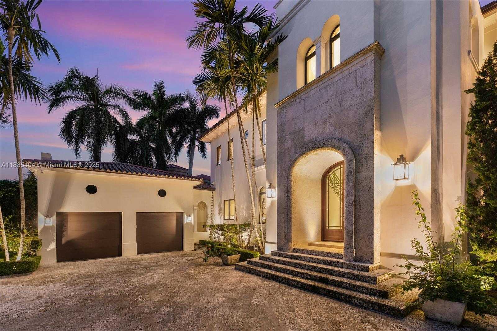 Small Image of 231 COSTANERA RD, Coral Gables Number 2