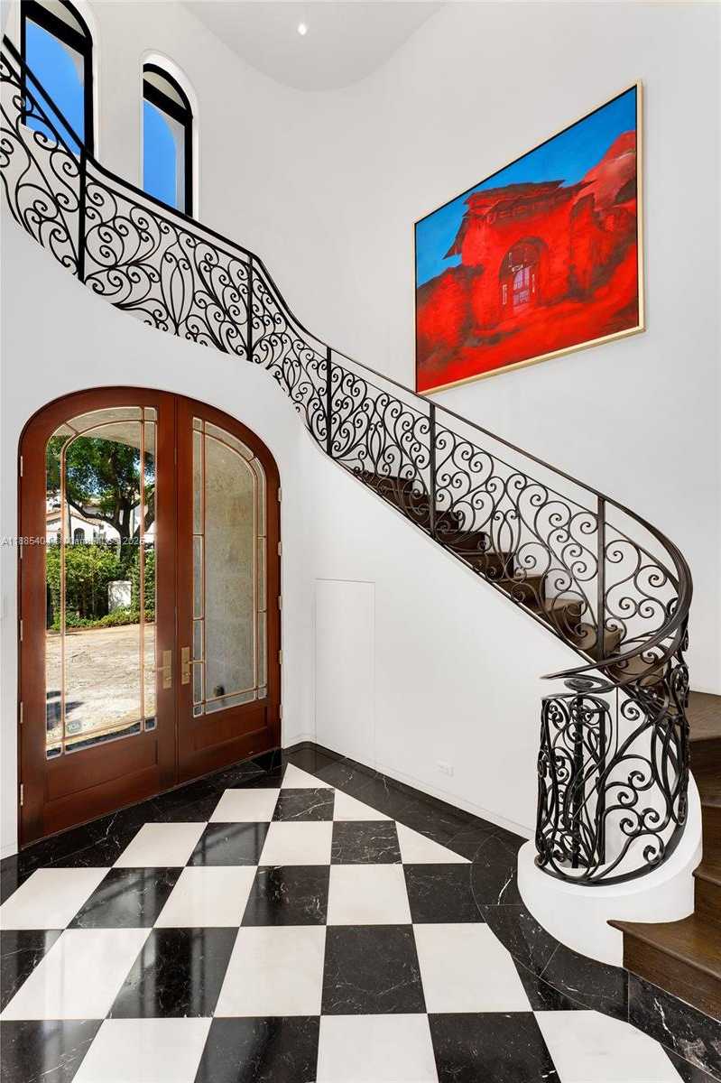 Small Image of 231 COSTANERA RD, Coral Gables Number 3