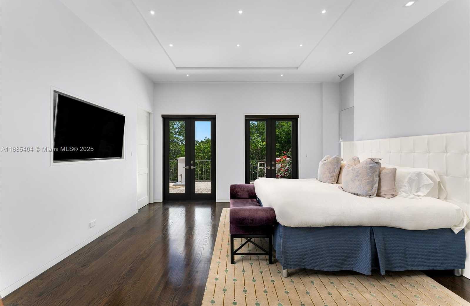 Small Image of 231 COSTANERA RD, Coral Gables Number 32