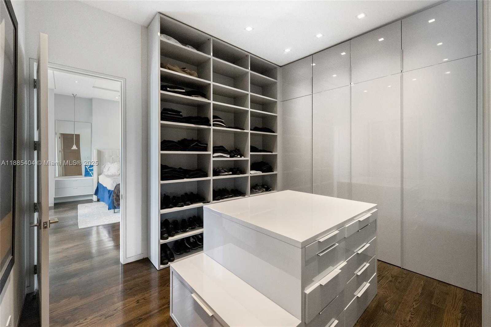 Small Image of 231 COSTANERA RD, Coral Gables Number 34