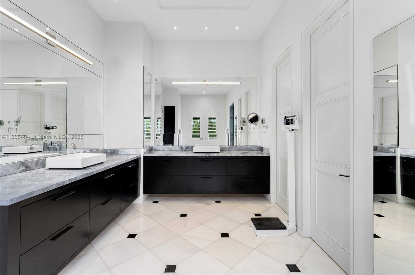 Small Image of 231 COSTANERA RD, Coral Gables Number 35