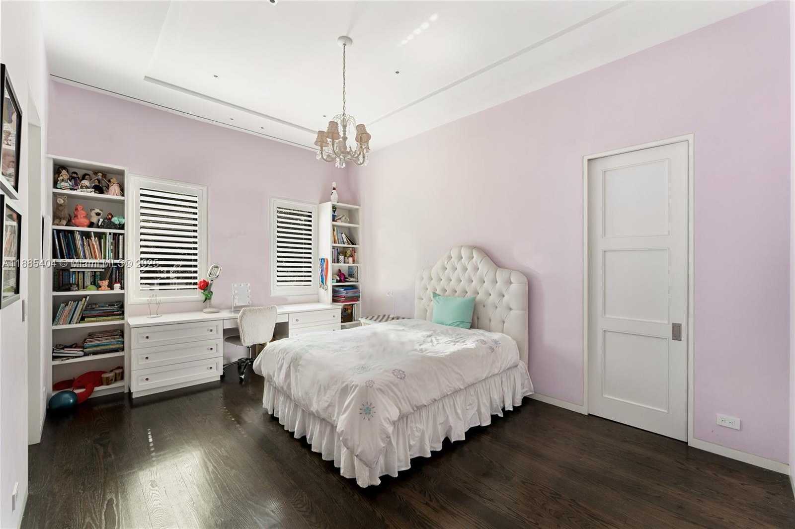 Small Image of 231 COSTANERA RD, Coral Gables Number 39