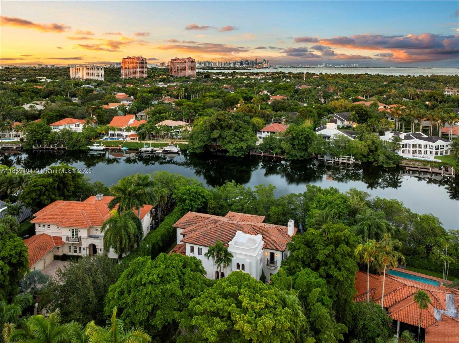 Small Image of 231 COSTANERA RD, Coral Gables Number 45
