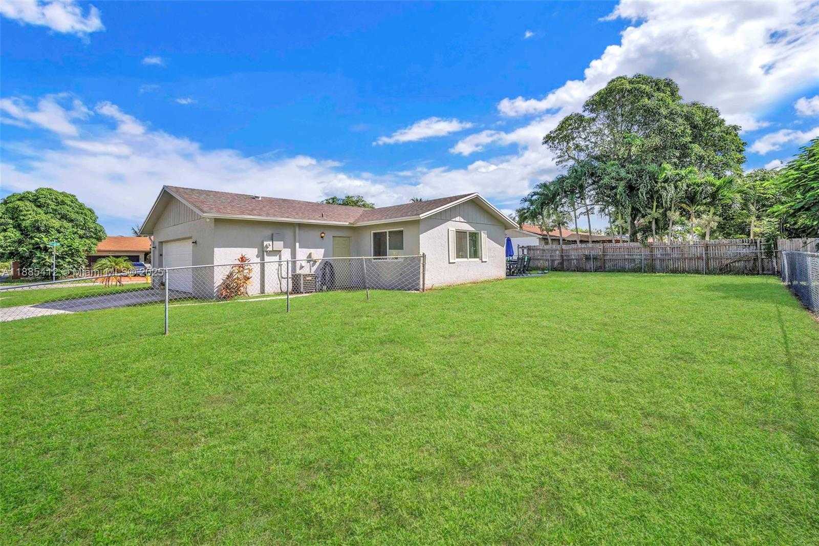Small Image of 7830 NORTH WEST 47TH ST, Lauderhill Number 24