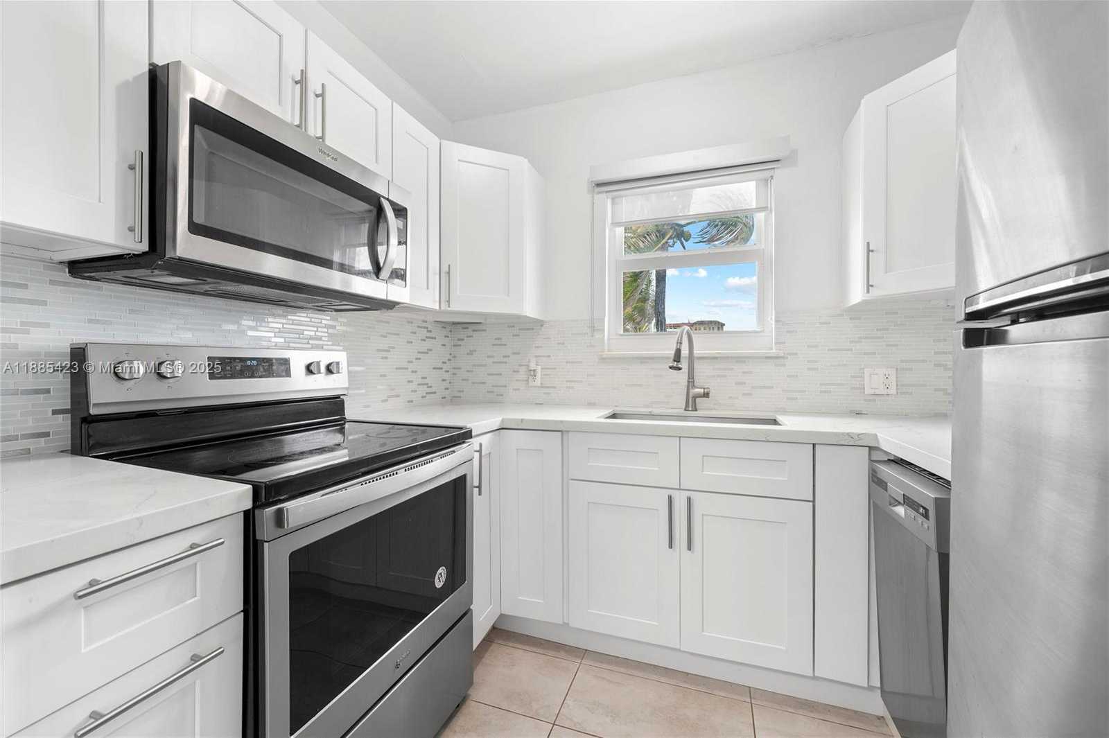 Small Image of 2910 NORTH SURF RD, Hollywood Number 14