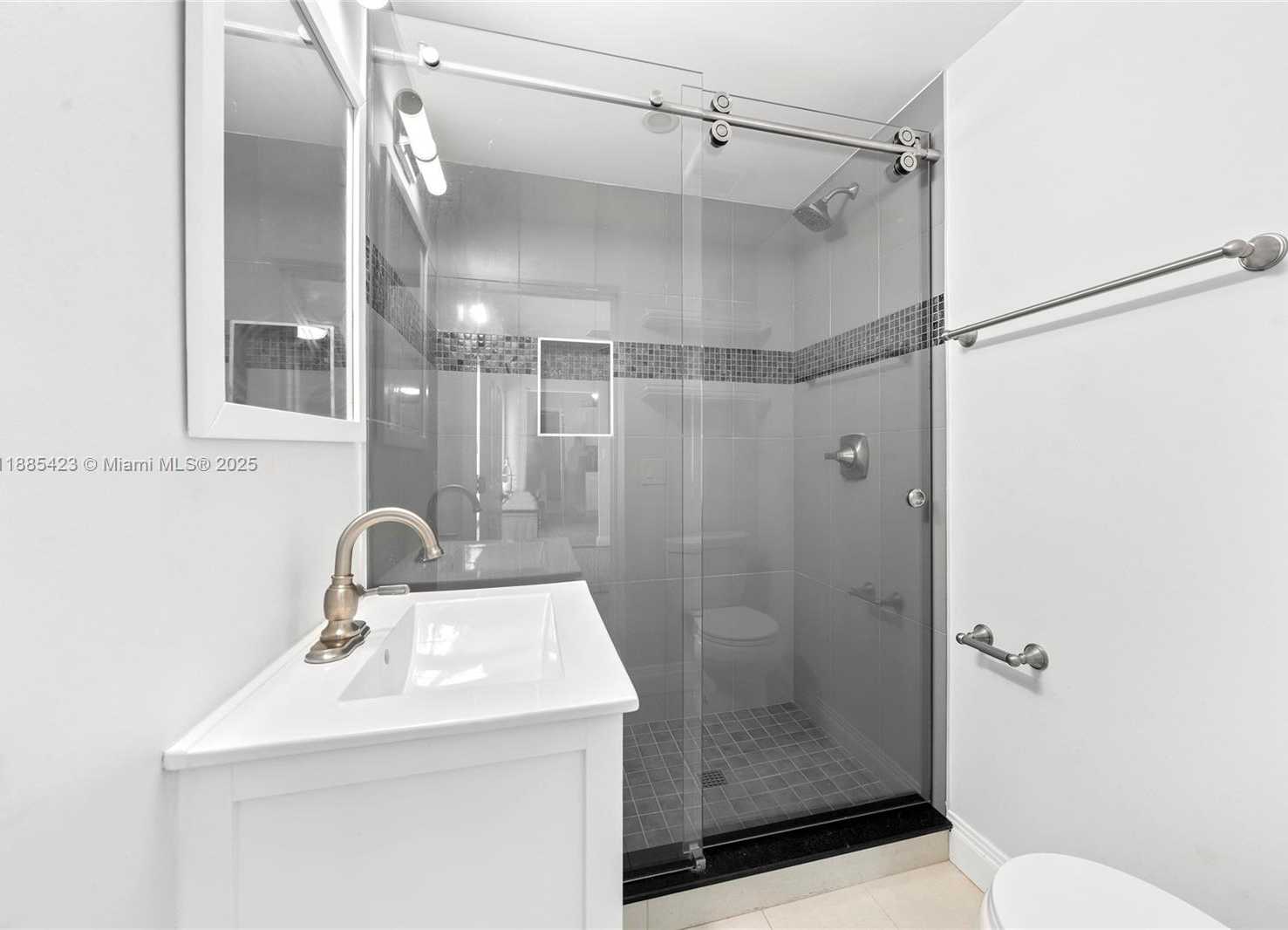 Small Image of 2910 NORTH SURF RD, Hollywood Number 22