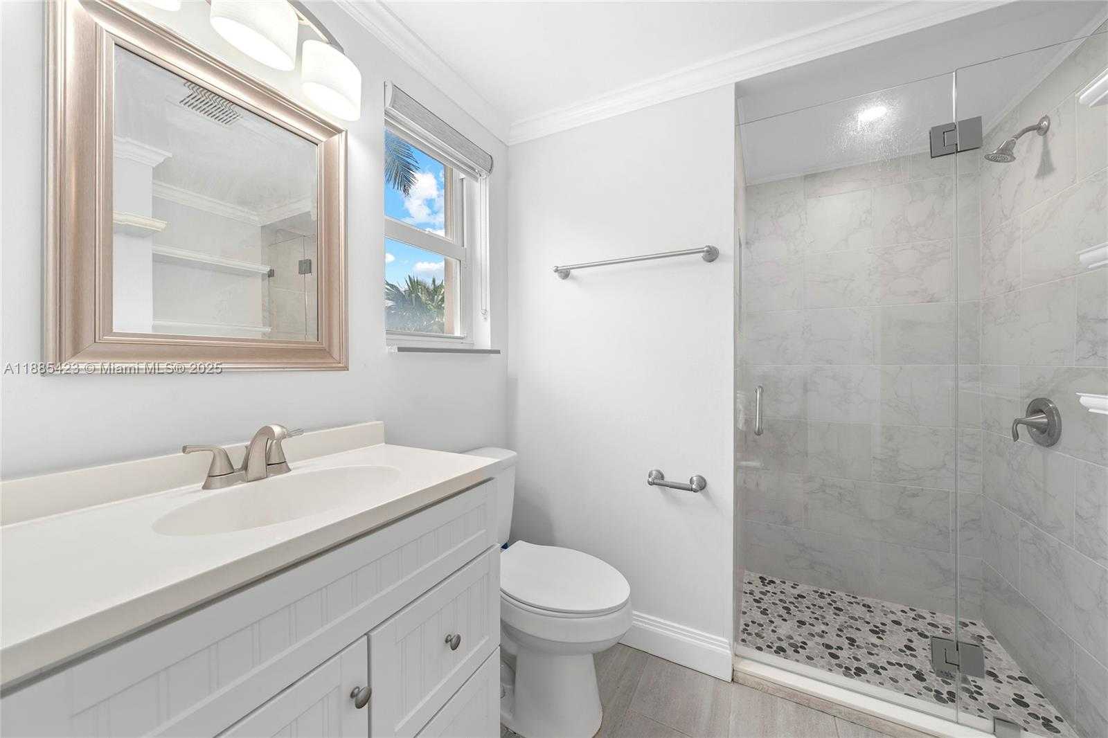 Small Image of 2910 NORTH SURF RD, Hollywood Number 23