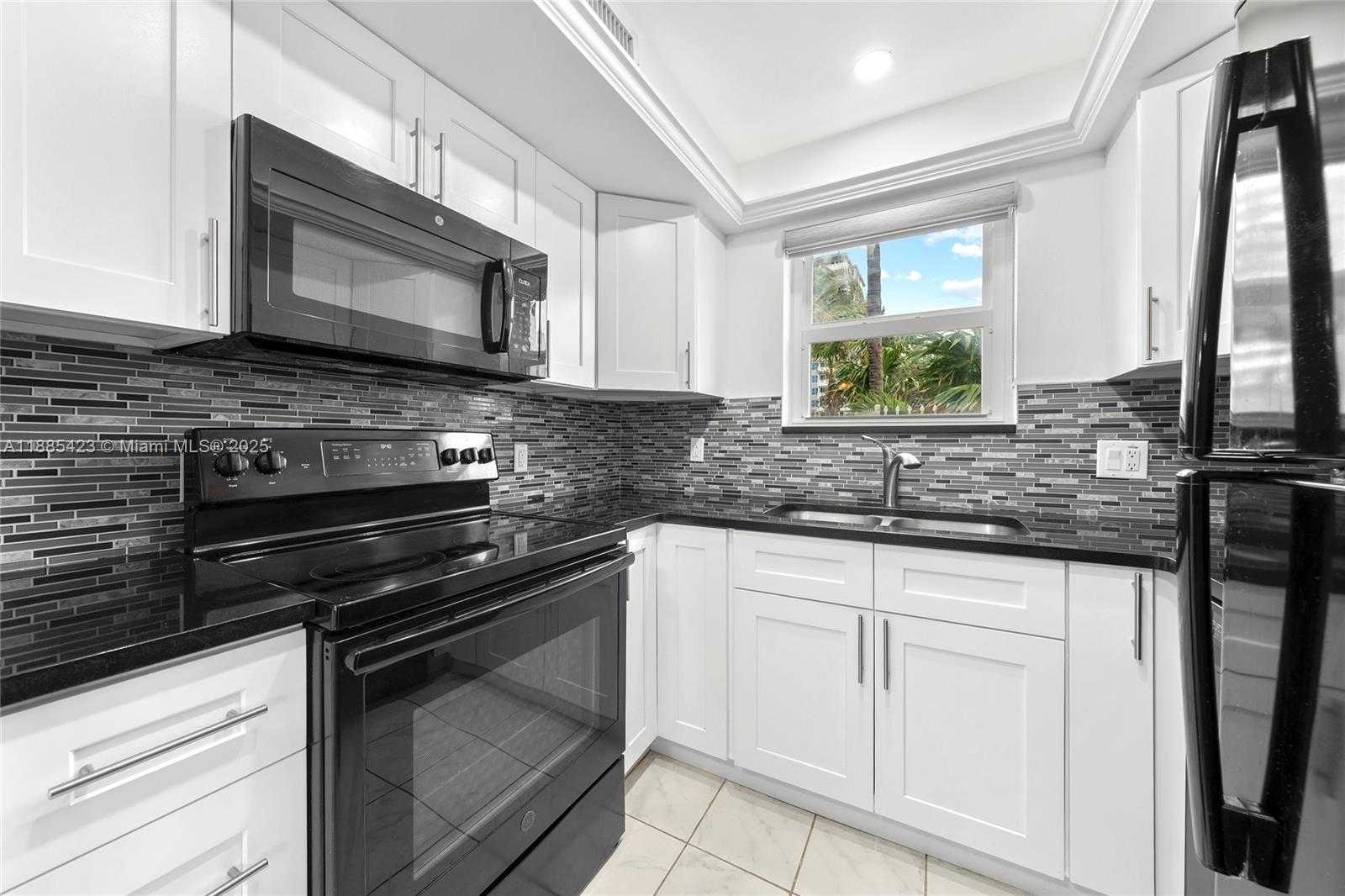 Small Image of 2910 NORTH SURF RD, Hollywood Number 30
