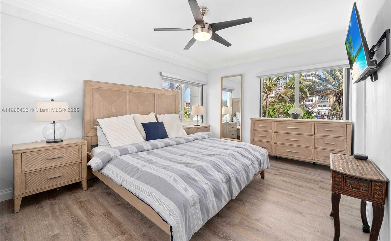 Small Image of 2910 NORTH SURF RD, Hollywood Number 31