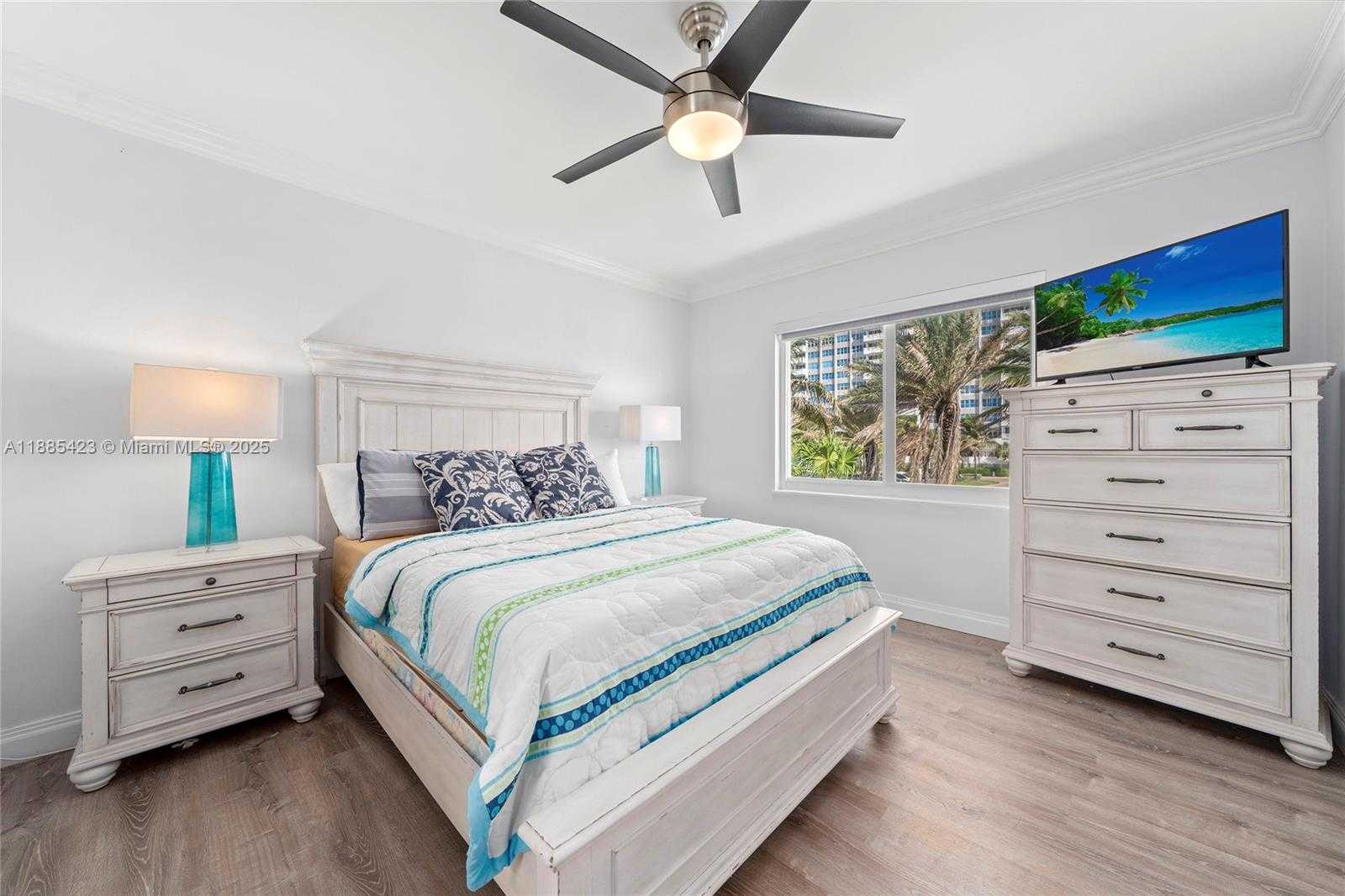 Small Image of 2910 NORTH SURF RD, Hollywood Number 35