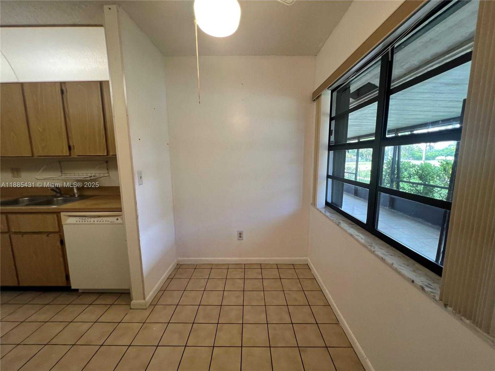 Small Image of 5445 MENDOZA ST, West Palm Beach Number 16