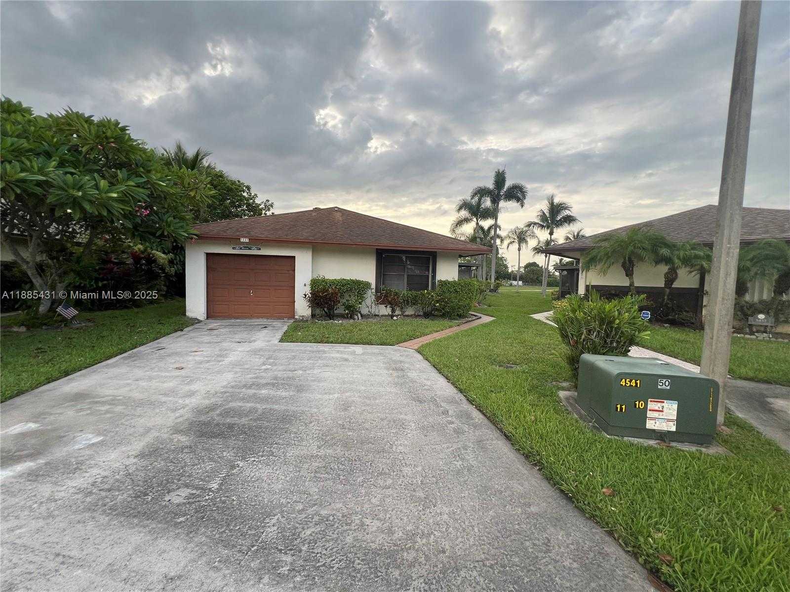 Small Image of 5445 MENDOZA ST, West Palm Beach Number 42
