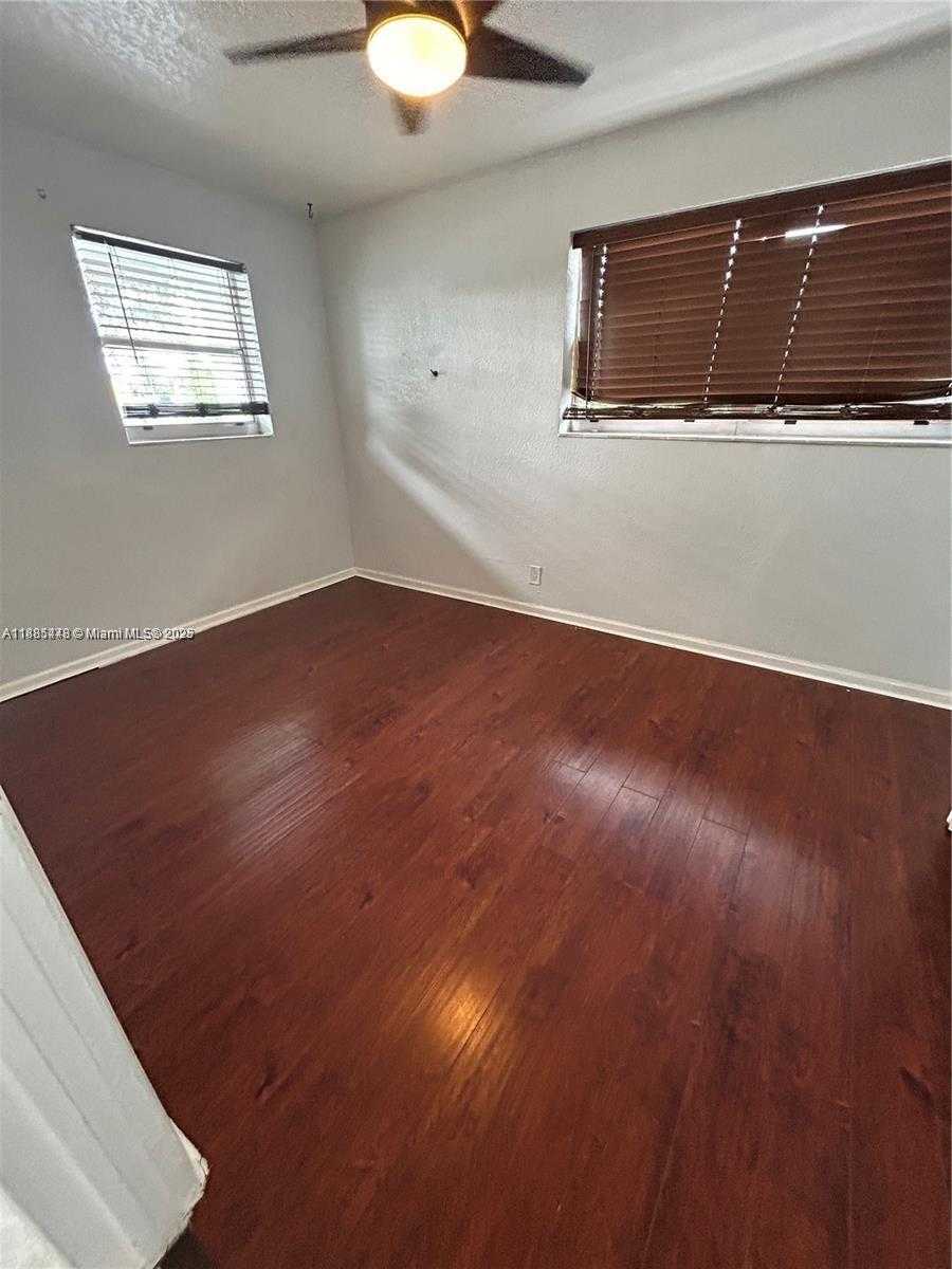 Small Image of 6241 FLETCHER ST, Hollywood Number 10