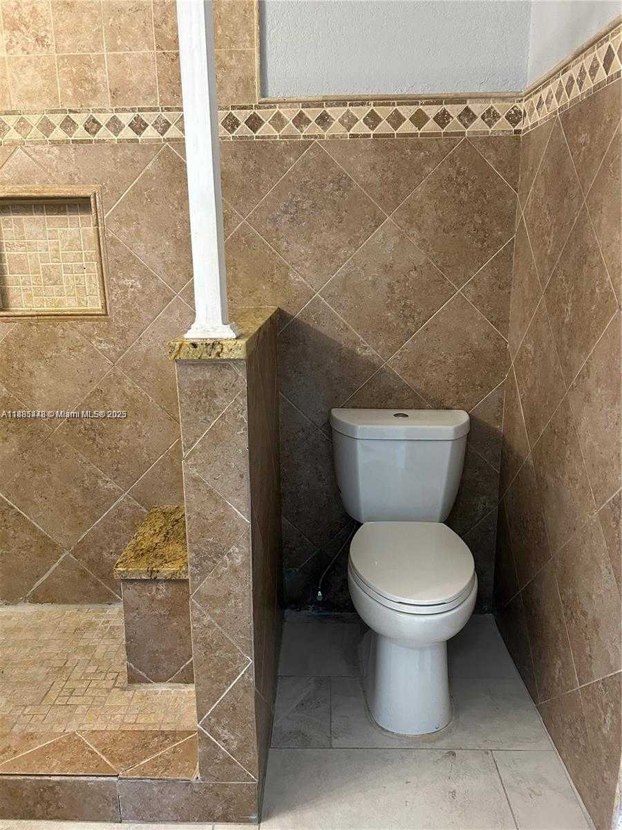 Small Image of 6241 FLETCHER ST, Hollywood Number 14