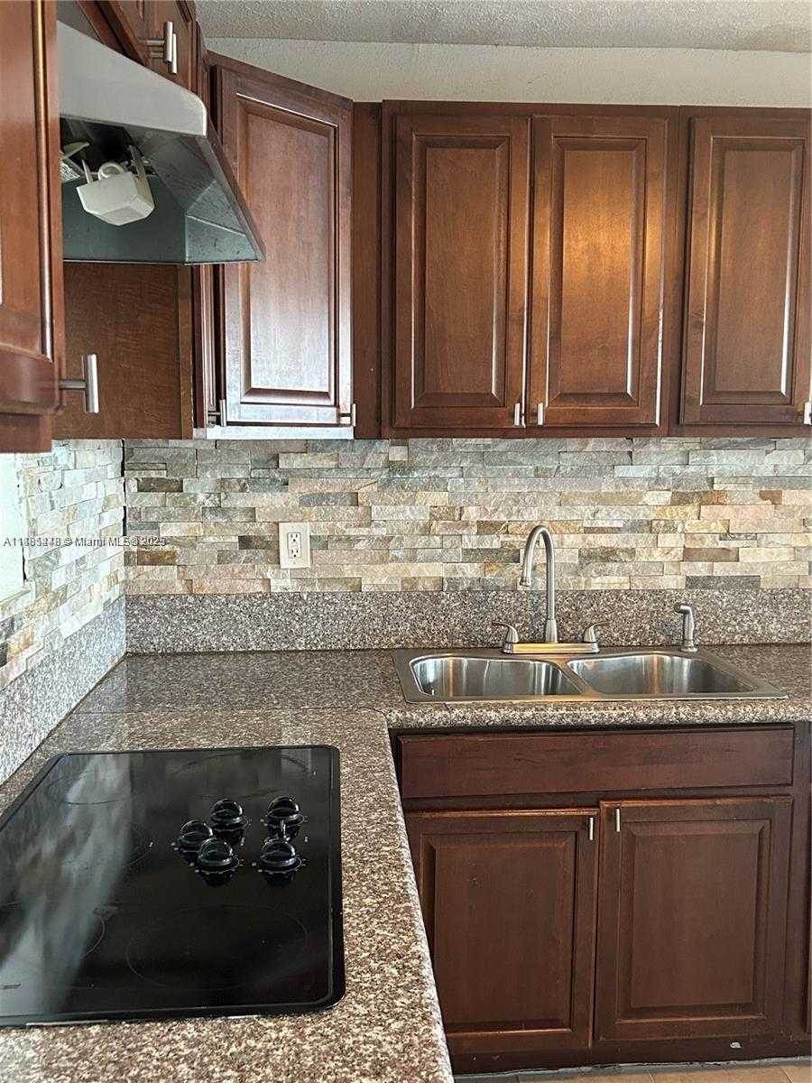 Small Image of 6241 FLETCHER ST, Hollywood Number 17