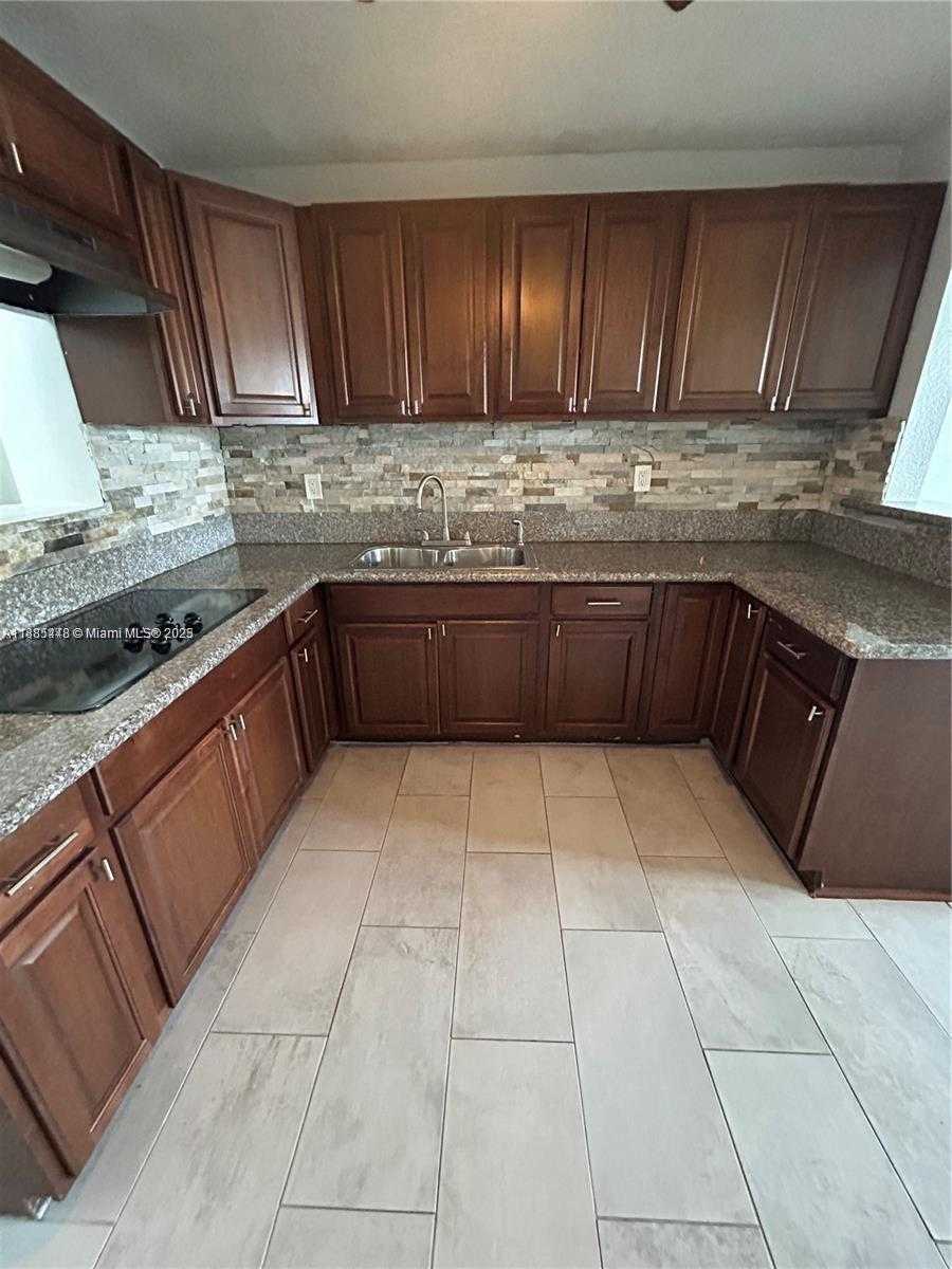 Small Image of 6241 FLETCHER ST, Hollywood Number 19