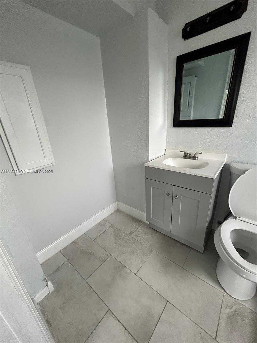 Small Image of 6241 FLETCHER ST, Hollywood Number 21