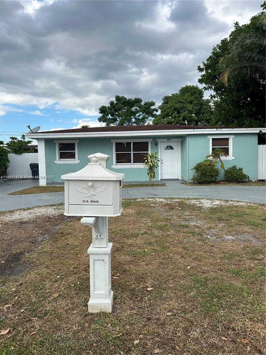 Small Image of 6241 FLETCHER ST, Hollywood Number 4