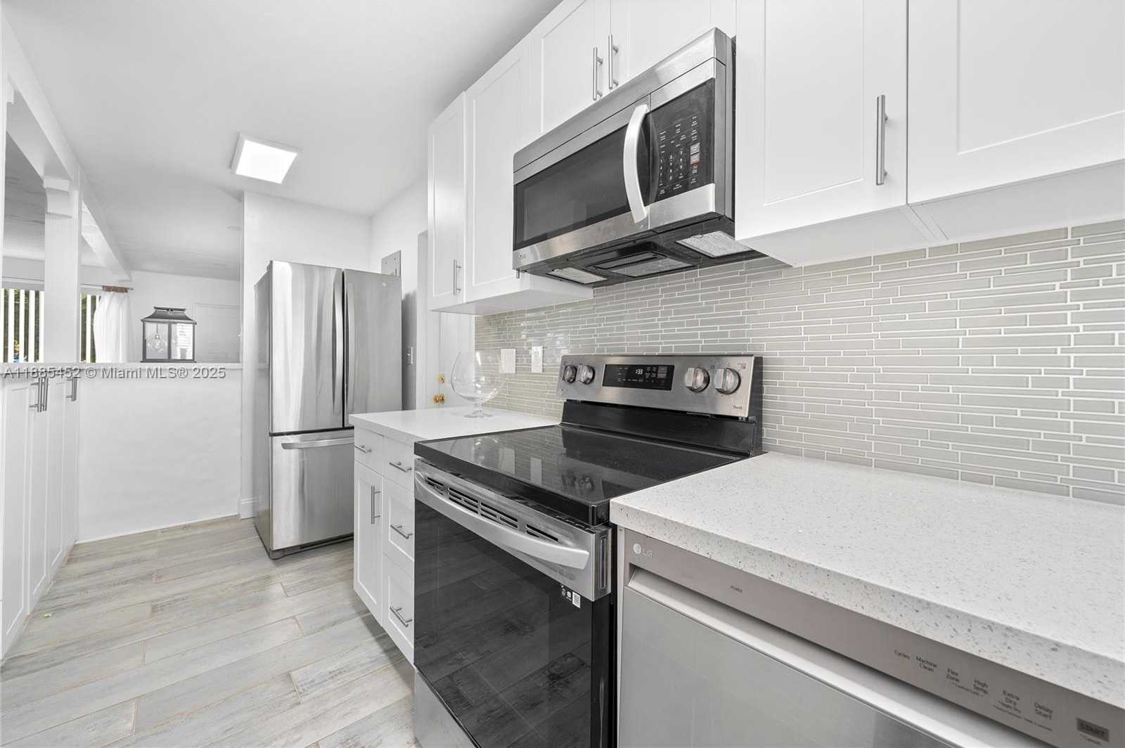 Small Image of 319 NEBRASKA ST, Hollywood Number 12