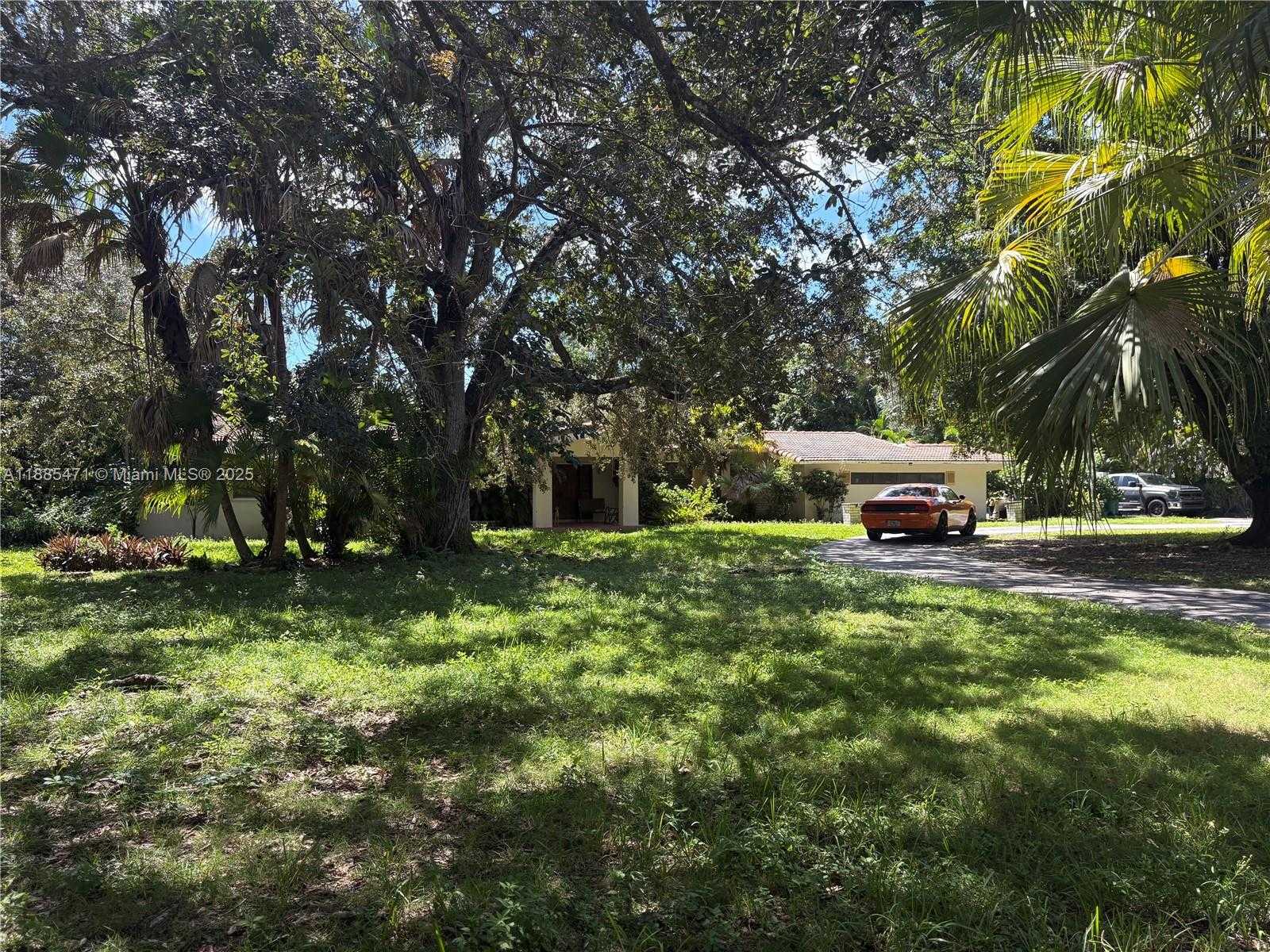 Small Image of 6300 SOUTH WEST 98TH ST, Pinecrest Number 2