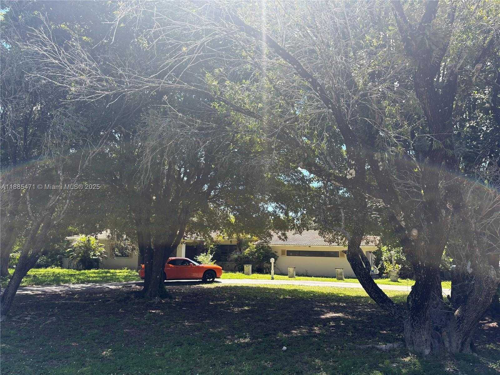 Small Image of 6300 SOUTH WEST 98TH ST, Pinecrest Number 3
