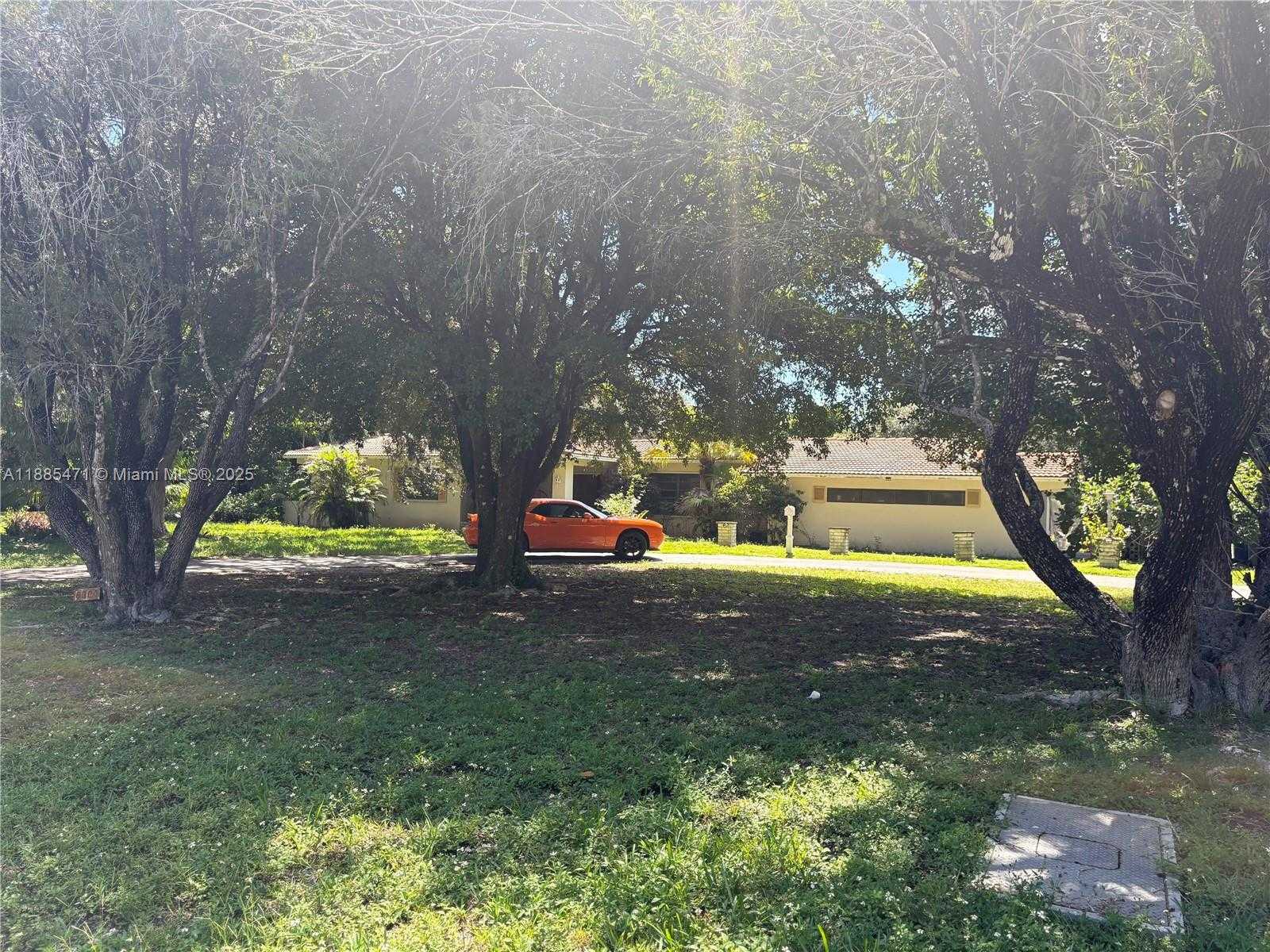 Small Image of 6300 SOUTH WEST 98TH ST, Pinecrest Number 7