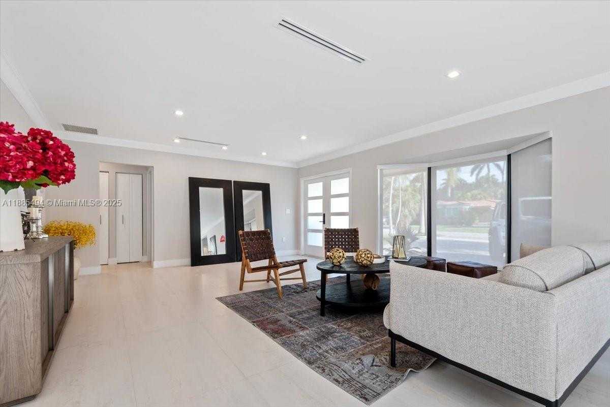 Small Image of 1339 JEFFERSON ST, Hollywood Number 3