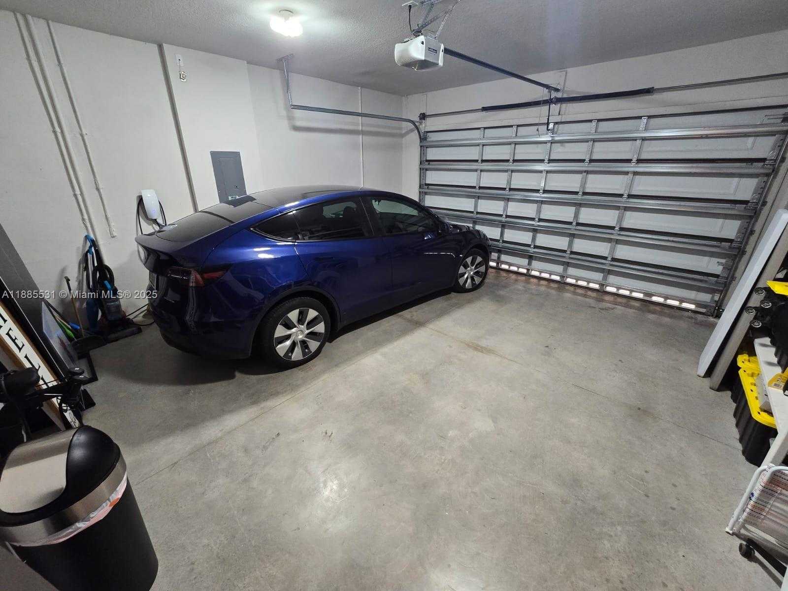 Small Image of 7959 LIBERTY WAY, Parkland Number 24