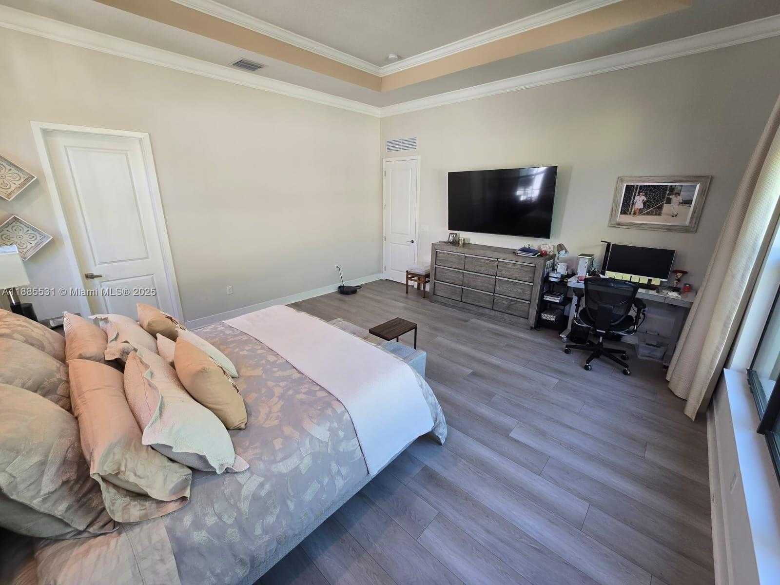 Small Image of 7959 LIBERTY WAY, Parkland Number 52