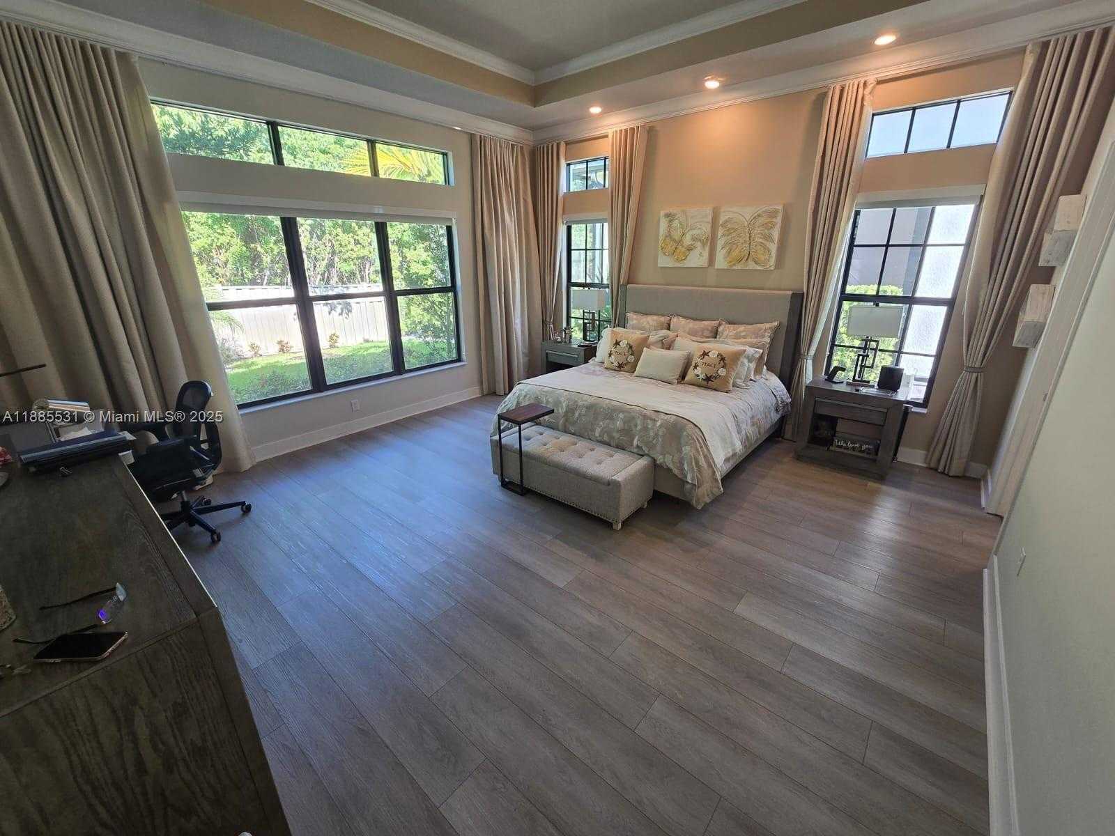 Small Image of 7959 LIBERTY WAY, Parkland Number 55