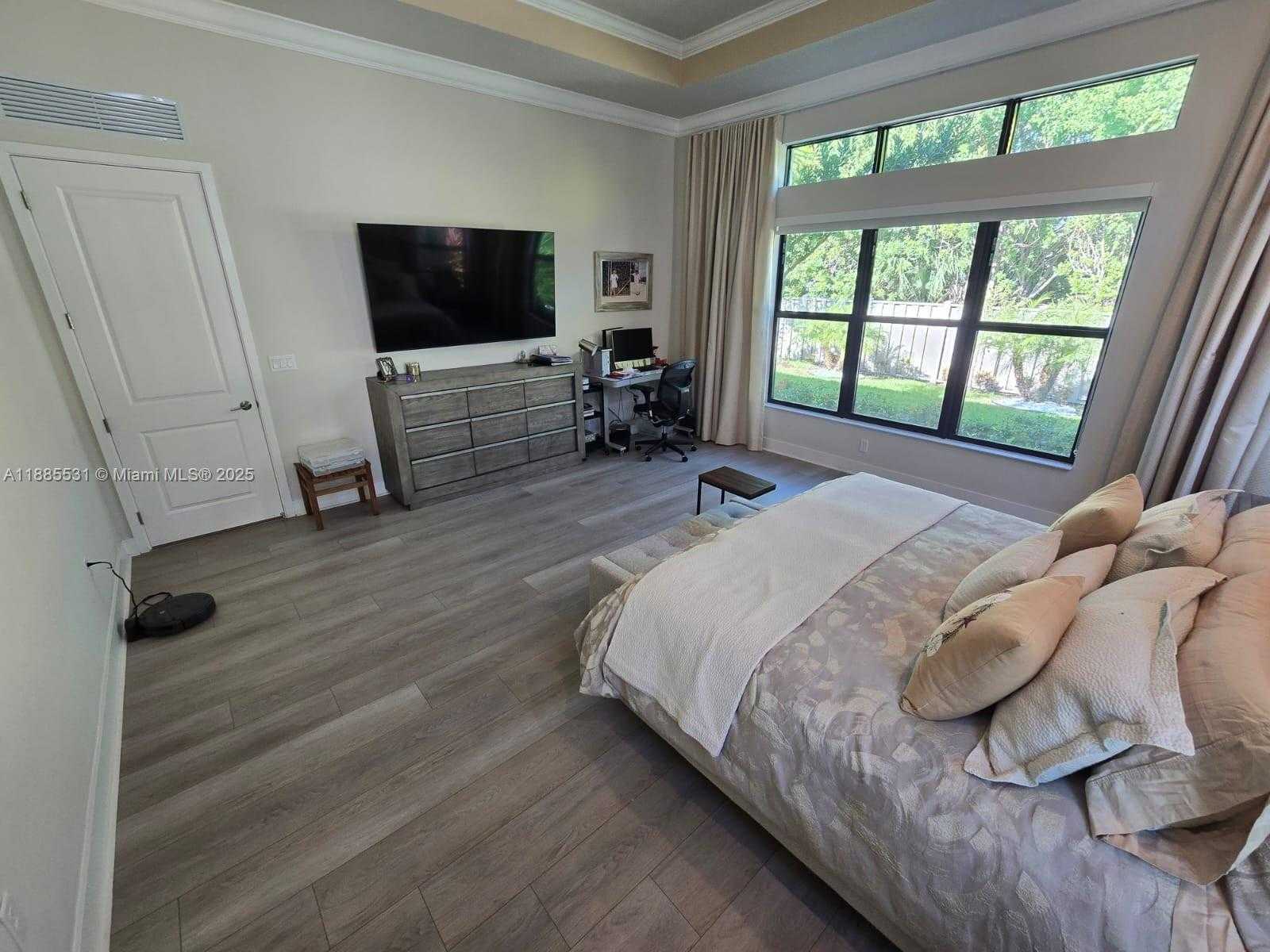 Small Image of 7959 LIBERTY WAY, Parkland Number 57