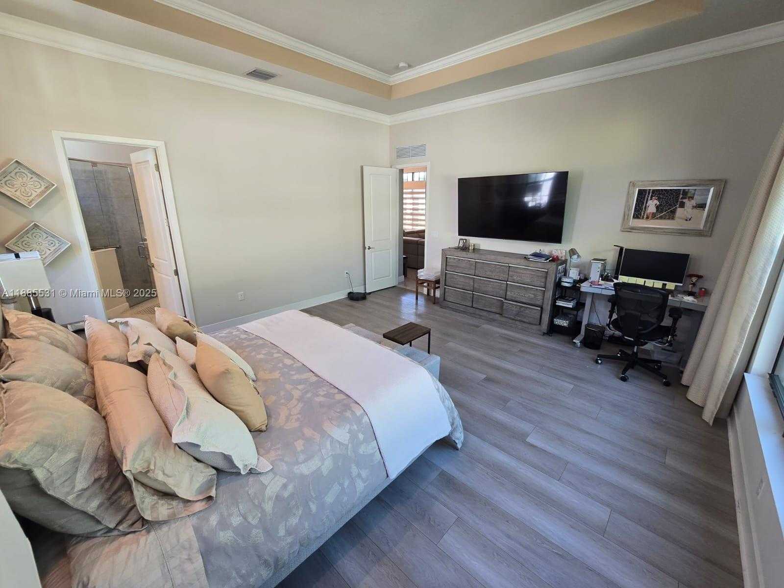 Small Image of 7959 LIBERTY WAY, Parkland Number 60