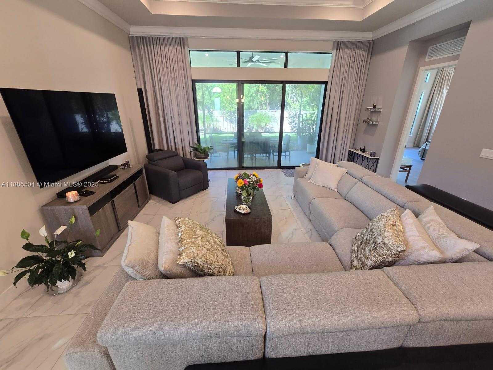 Small Image of 7959 LIBERTY WAY, Parkland Number 7