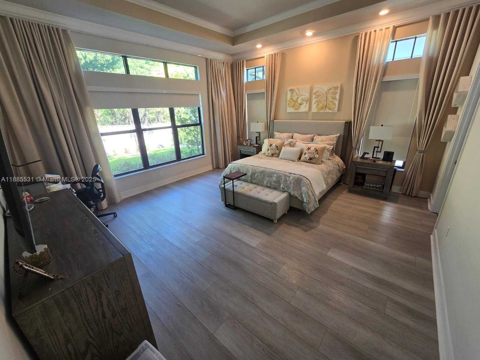 Small Image of 7959 LIBERTY WAY, Parkland Number 83