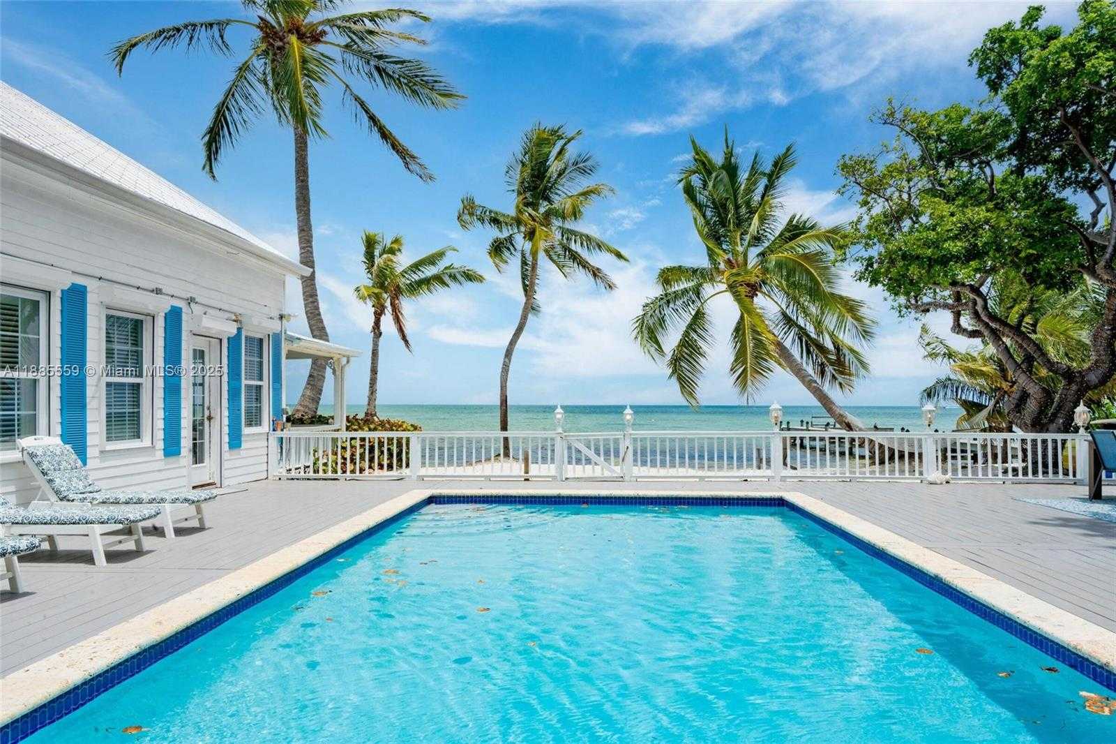 Small Image of Islamorada Number 13