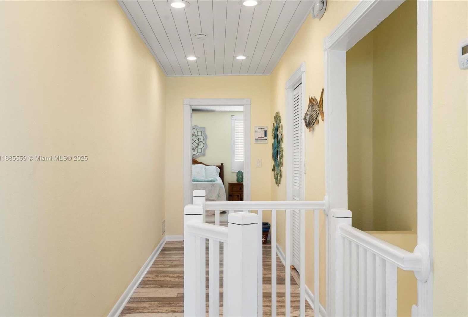 Small Image of Islamorada Number 43