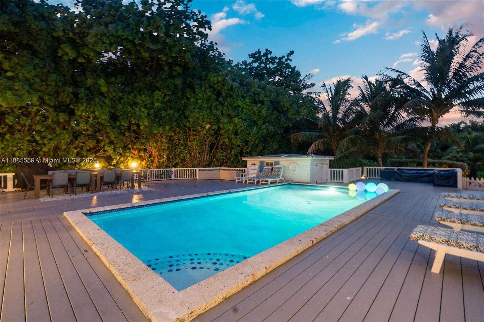 Small Image of Islamorada Number 58