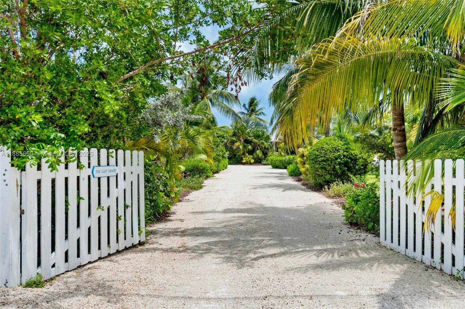 Small Image of Islamorada Number 63