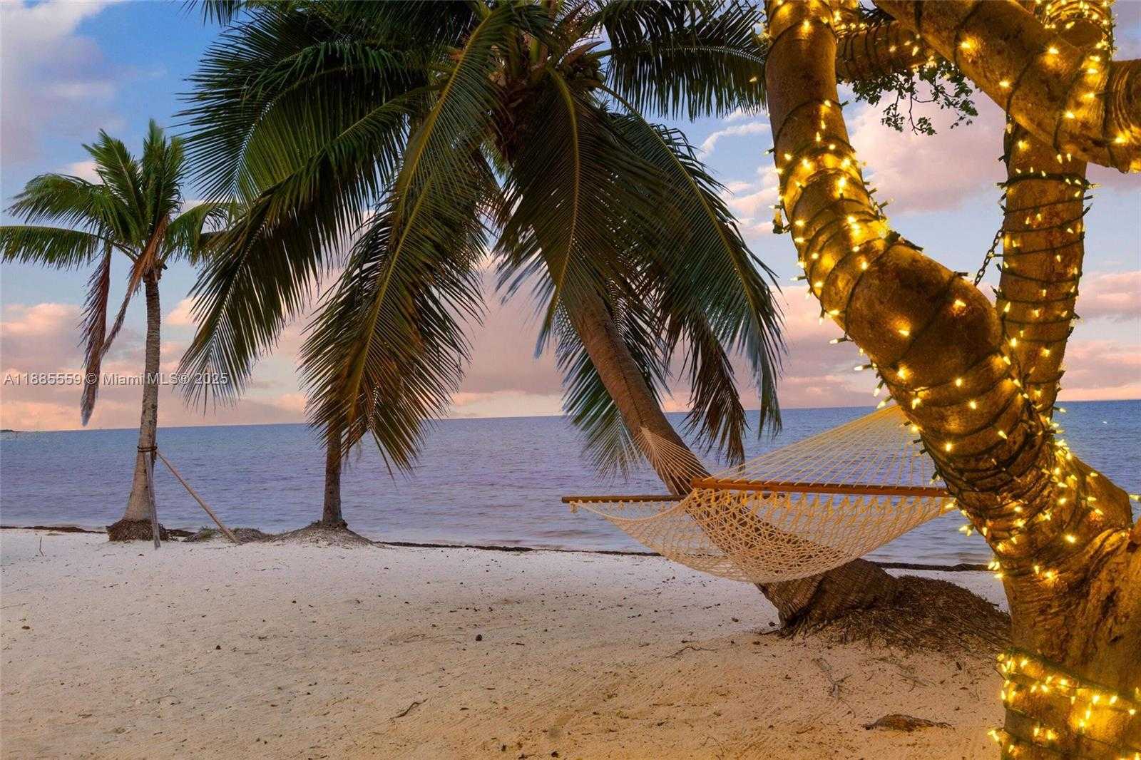 Small Image of Islamorada Number 84