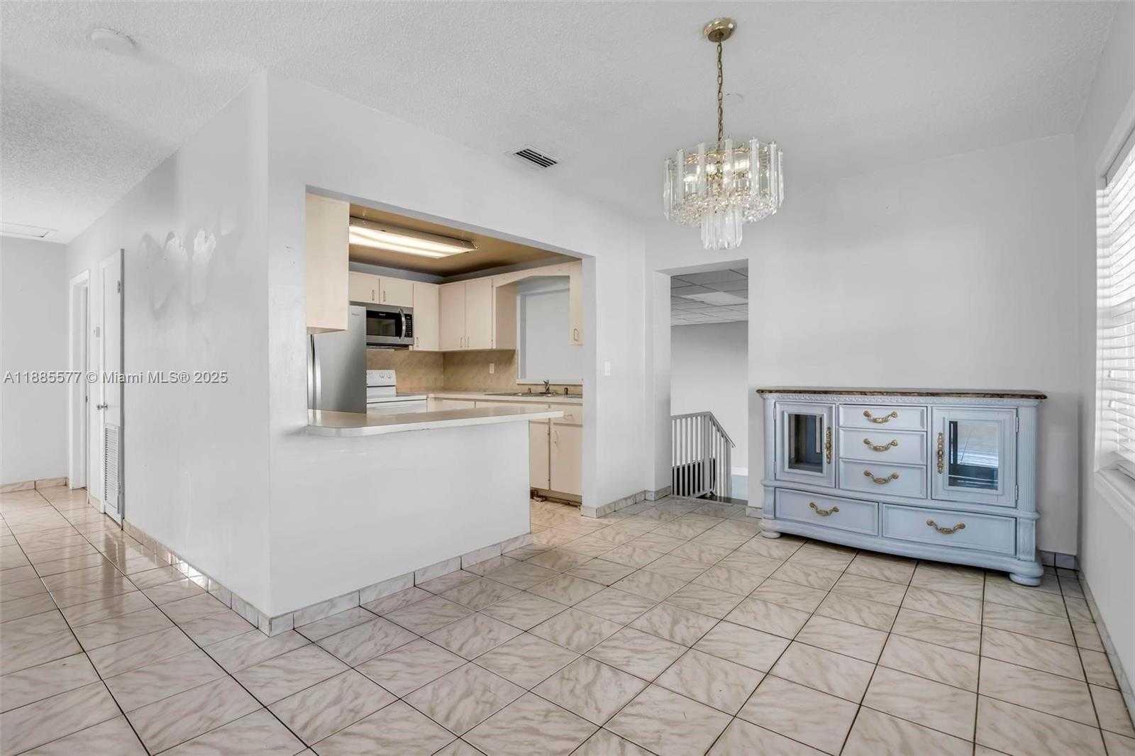 Small Image of 280 EAST 39TH ST, Hialeah Number 14