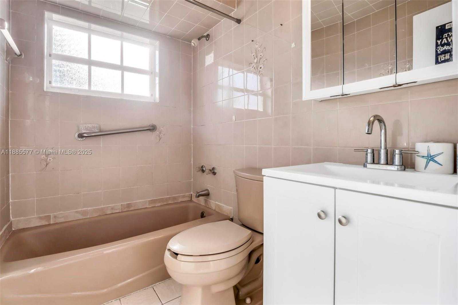 Small Image of 280 EAST 39TH ST, Hialeah Number 6