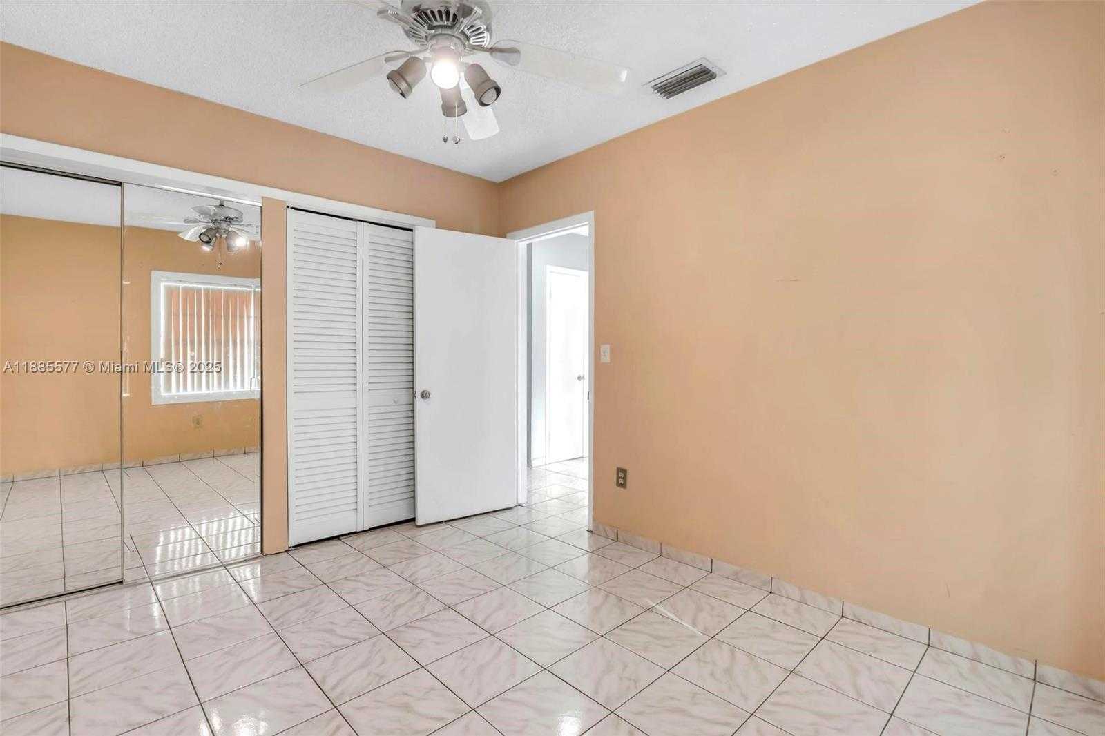 Small Image of 280 EAST 39TH ST, Hialeah Number 8
