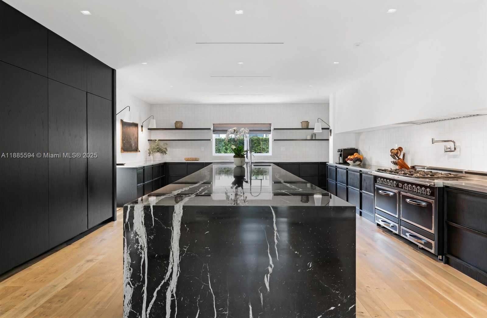 Small Image of 545 CASUARINA CONCOURSE, Coral Gables Number 10