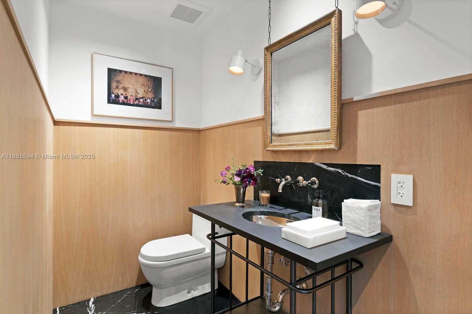 Small Image of 545 CASUARINA CONCOURSE, Coral Gables Number 12