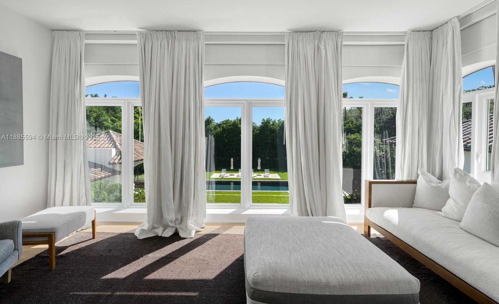 Small Image of 545 CASUARINA CONCOURSE, Coral Gables Number 14
