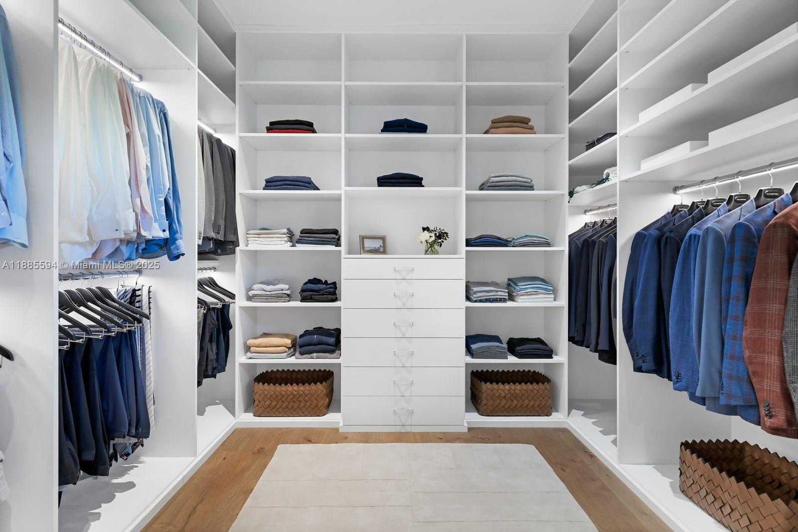 Small Image of 545 CASUARINA CONCOURSE, Coral Gables Number 17