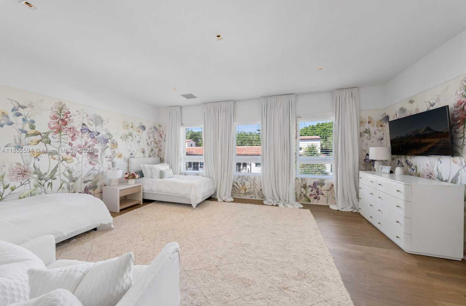 Small Image of 545 CASUARINA CONCOURSE, Coral Gables Number 21