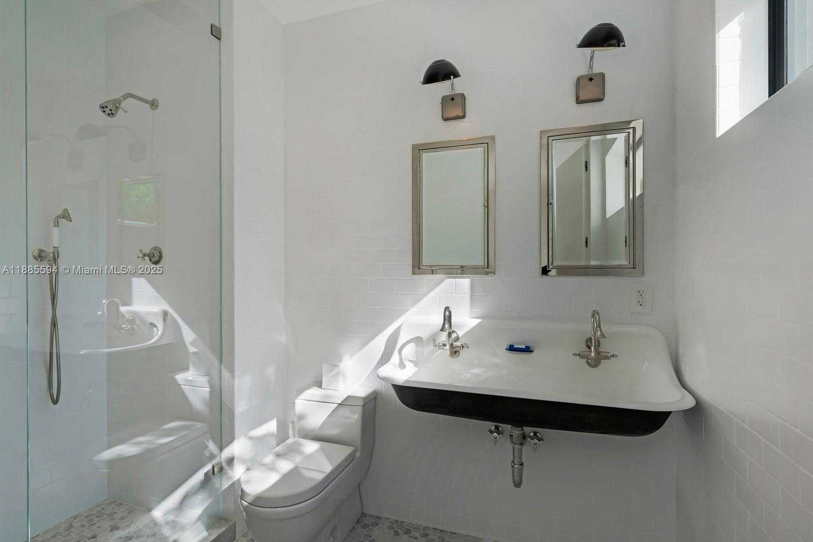 Small Image of 545 CASUARINA CONCOURSE, Coral Gables Number 26