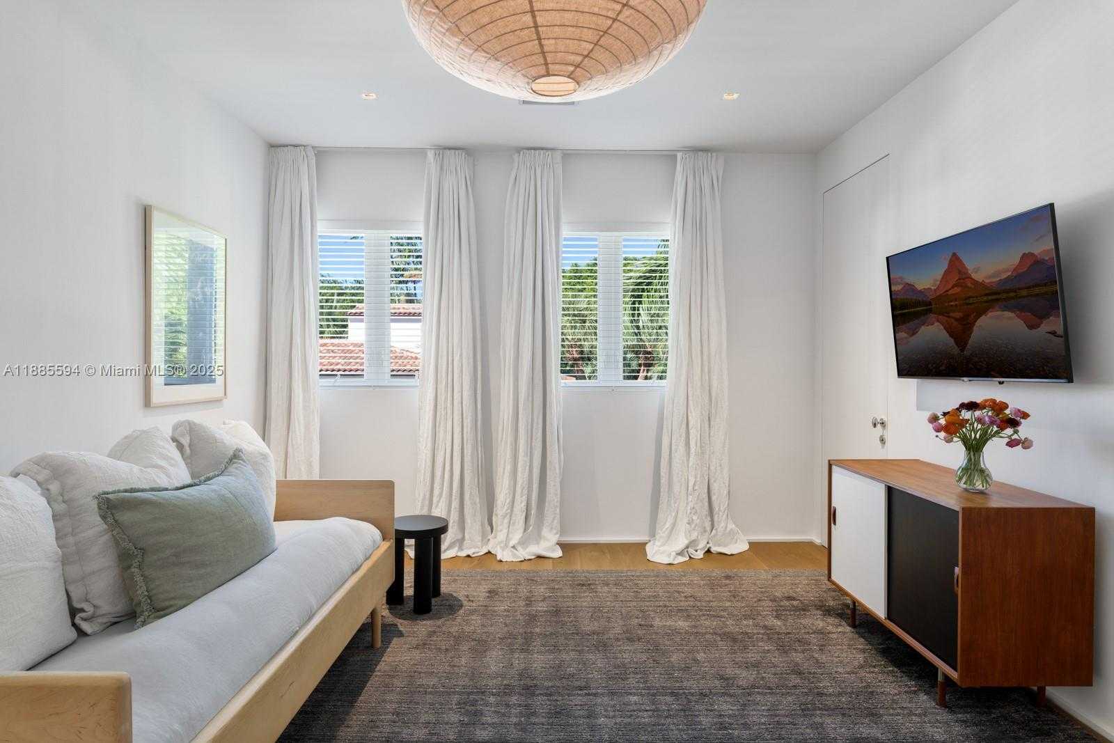 Small Image of 545 CASUARINA CONCOURSE, Coral Gables Number 27