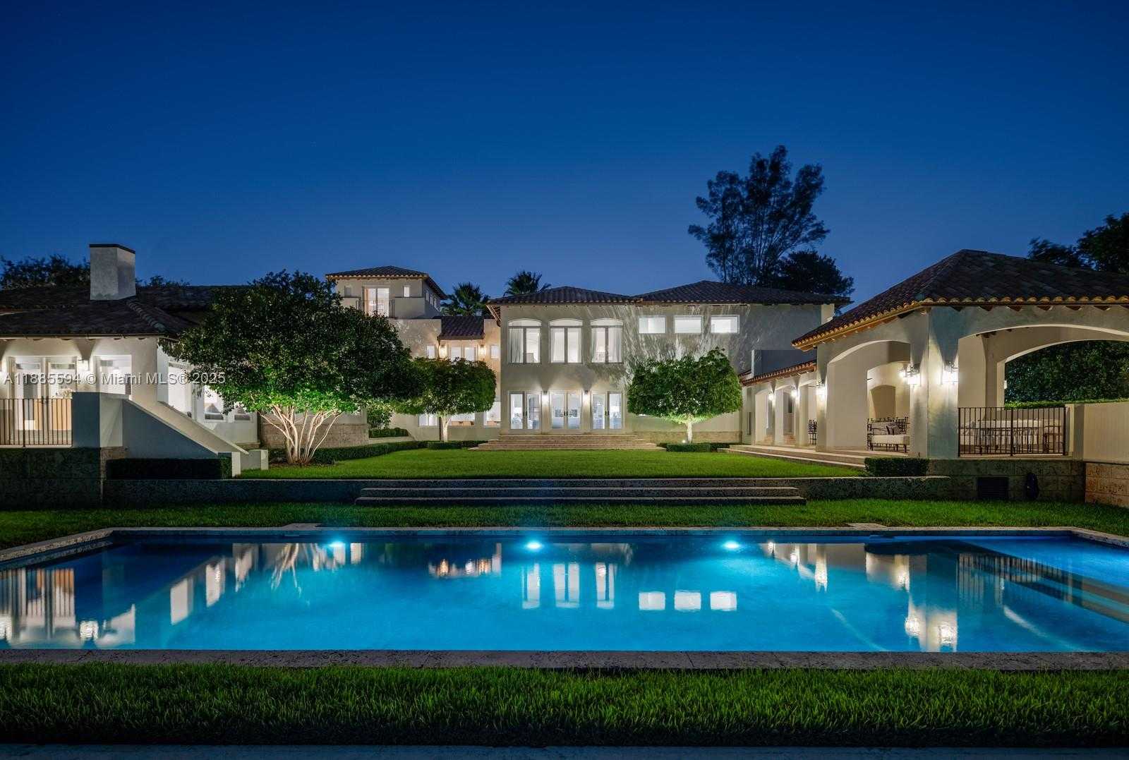 Small Image of 545 CASUARINA CONCOURSE, Coral Gables Number 32